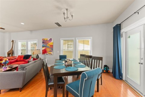 Villa ou maison à vendre à Orlando, Floride: 8 chambres, 283.26 m2 № 1690141 - photo 6