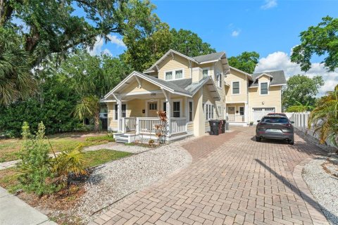 Villa ou maison à vendre à Orlando, Floride: 8 chambres, 283.26 m2 № 1690141 - photo 1