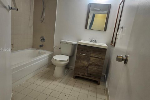 Condominio en alquiler en Coral Springs, Florida, 2 dormitorios, 91.42 m2 № 1762489 - foto 22