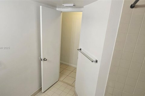 Condominio en alquiler en Coral Springs, Florida, 2 dormitorios, 91.42 m2 № 1762489 - foto 21