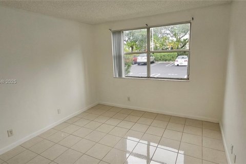 Condominio en alquiler en Coral Springs, Florida, 2 dormitorios, 91.42 m2 № 1762489 - foto 15