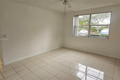Condominio en alquiler en Coral Springs, Florida, 2 dormitorios, 91.42 m2 № 1762489 - foto 20