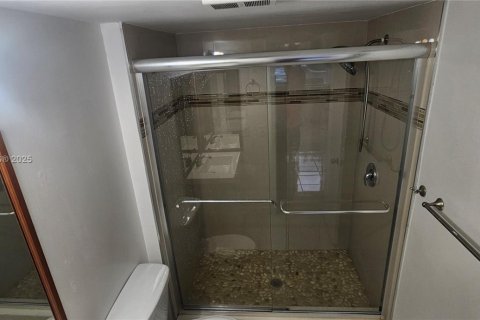 Condominio en alquiler en Coral Springs, Florida, 2 dormitorios, 91.42 m2 № 1762489 - foto 10