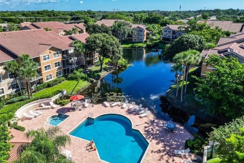 Condominio en alquiler en Coral Springs, Florida, 2 dormitorios, 91.42 m2 № 1762489 - foto 1