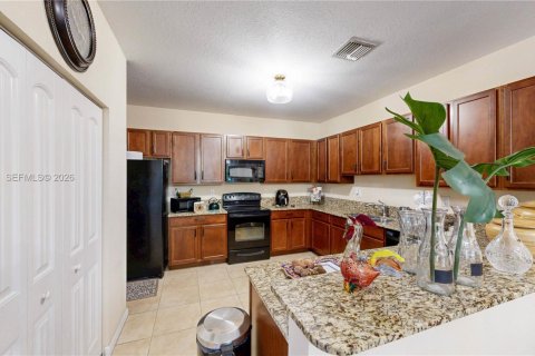 Купить виллу или дом в Хомстед, Флорида 3 спальни, 167.22м2, № 2050918 - фото 8