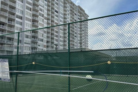 Condominio en venta en Aventura, Florida, 1 dormitorio, 93.37 m2 № 1703427 - foto 3