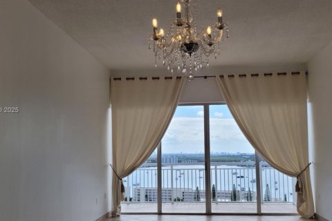 Condominio en venta en Aventura, Florida, 1 dormitorio, 93.37 m2 № 1703427 - foto 11