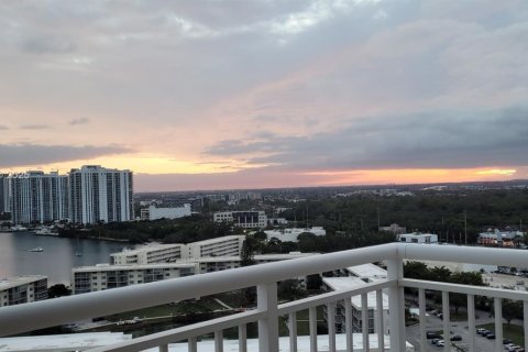 Condominio en venta en Aventura, Florida, 1 dormitorio, 93.37 m2 № 1703427 - foto 19