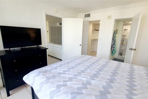 Снять в аренду кондоминиум в Санни-Айлс-Бич, Флорида 2 спальни, 91.79м2, № 2005871 - фото 20