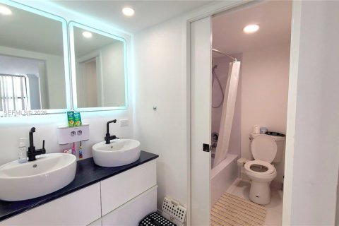 Снять в аренду кондоминиум в Санни-Айлс-Бич, Флорида 2 спальни, 91.79м2, № 2005871 - фото 14