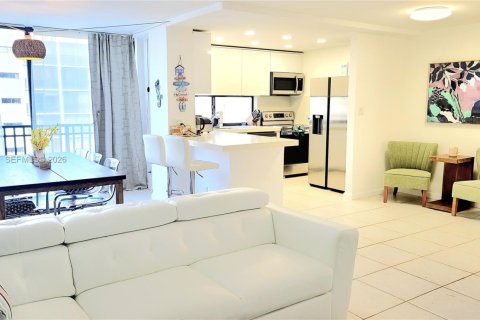 Кондоминиум с 2 спальнями в Санни-Айлс-Бич, Флорида № 2005871