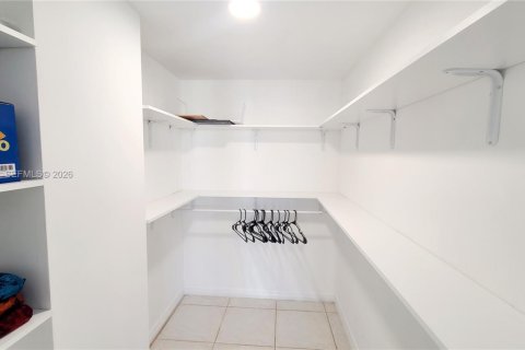 Снять в аренду кондоминиум в Санни-Айлс-Бич, Флорида 2 спальни, 91.79м2, № 2005871 - фото 21