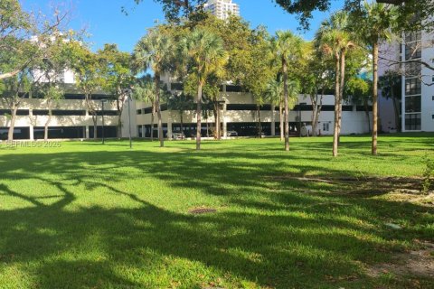 Снять в аренду кондоминиум в Санни-Айлс-Бич, Флорида 2 спальни, 91.79м2, № 2005871 - фото 26