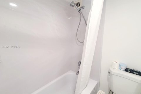 Снять в аренду кондоминиум в Санни-Айлс-Бич, Флорида 2 спальни, 91.79м2, № 2005871 - фото 15