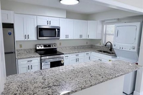 House in Lakeland, Florida 3 bedrooms, 103.31 sq.m. № 2394120 - photo 7