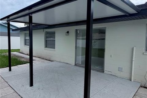 House in Lakeland, Florida 3 bedrooms, 103.31 sq.m. № 2394120 - photo 16