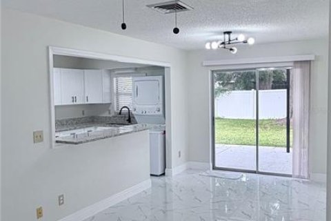 House in Lakeland, Florida 3 bedrooms, 103.31 sq.m. № 2394120 - photo 5
