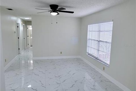 House in Lakeland, Florida 3 bedrooms, 103.31 sq.m. № 2394120 - photo 4