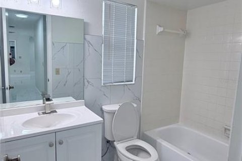 House in Lakeland, Florida 3 bedrooms, 103.31 sq.m. № 2394120 - photo 11