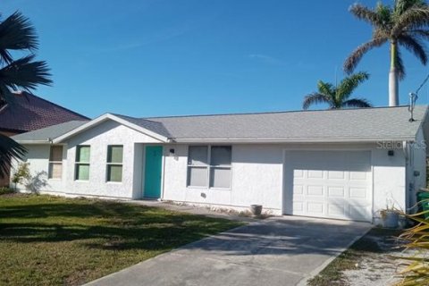 House in Port Charlotte, Florida 3 bedrooms, 109.44 sq.m. № 1522010 - photo 12