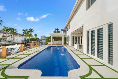 Villa ou maison à vendre à North Miami Beach, Floride: 5 chambres, 467.02 m2 № 2423565 - photo 13