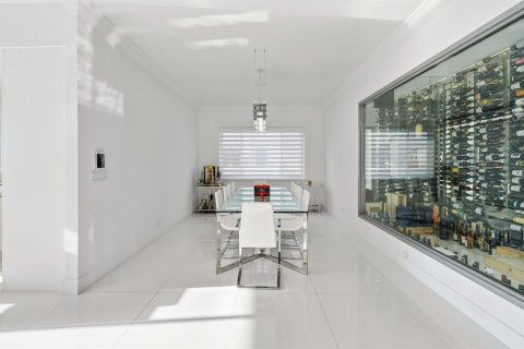 Villa ou maison à vendre à North Miami Beach, Floride: 5 chambres, 467.02 m2 № 2423565 - photo 8