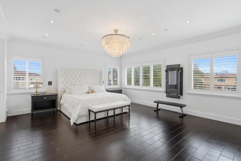 Villa ou maison à vendre à North Miami Beach, Floride: 5 chambres, 467.02 m2 № 2423565 - photo 18