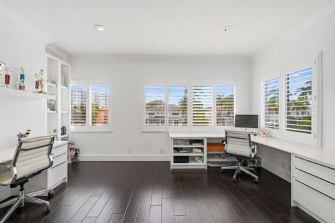 Villa ou maison à vendre à North Miami Beach, Floride: 5 chambres, 467.02 m2 № 2423565 - photo 26