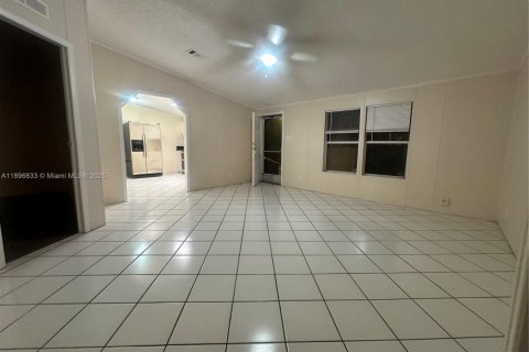 Снять в аренду квартиру в Бока-Ратон, Флорида 3 спальни, 101.45м2, № 1947832 - фото 14