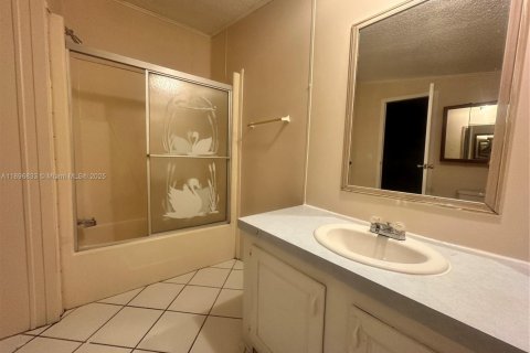 Снять в аренду квартиру в Бока-Ратон, Флорида 3 спальни, 101.45м2, № 1947832 - фото 6