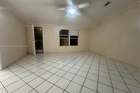 Снять в аренду квартиру в Бока-Ратон, Флорида 3 спальни, 101.45м2, № 1947832 - фото 9