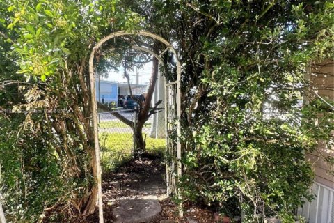 Снять в аренду квартиру в Бока-Ратон, Флорида 3 спальни, 101.45м2, № 1947832 - фото 18