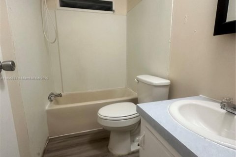 Снять в аренду квартиру в Бока-Ратон, Флорида 3 спальни, 101.45м2, № 1947832 - фото 13