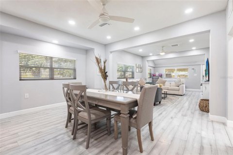 House in Palmetto, Florida 3 bedrooms, 154.59 sq.m. № 1875760 - photo 11