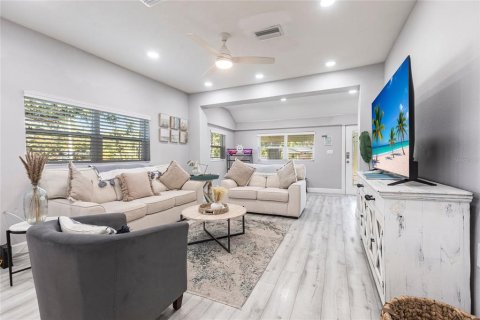House in Palmetto, Florida 3 bedrooms, 154.59 sq.m. № 1875760 - photo 4