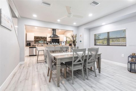 House in Palmetto, Florida 3 bedrooms, 154.59 sq.m. № 1875760 - photo 10