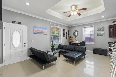 House in Tampa, Florida 3 bedrooms, 175.4 sq.m. № 2147936 - photo 8