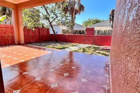 House in Tampa, Florida 3 bedrooms, 175.4 sq.m. № 2147936 - photo 16