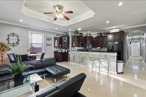 House in Tampa, Florida 3 bedrooms, 175.4 sq.m. № 2147936 - photo 20