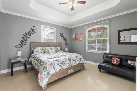 House in Tampa, Florida 3 bedrooms, 175.4 sq.m. № 2147936 - photo 22