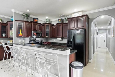 House in Tampa, Florida 3 bedrooms, 175.4 sq.m. № 2147936 - photo 17