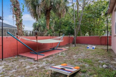 House in Tampa, Florida 3 bedrooms, 175.4 sq.m. № 2147936 - photo 7