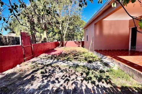 House in Tampa, Florida 3 bedrooms, 175.4 sq.m. № 2147936 - photo 9