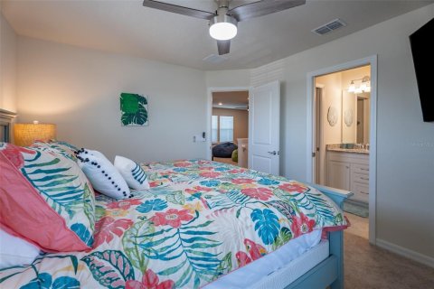 House in Davenport, Florida 5 bedrooms, 243.59 sq.m. № 2234500 - photo 22
