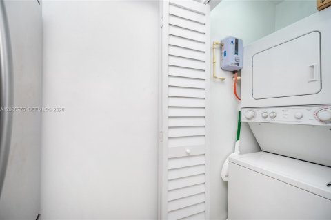 Снять в аренду виллу или дом в Майами, Флорида 2 спальни, 64.57м2, № 2085070 - фото 12