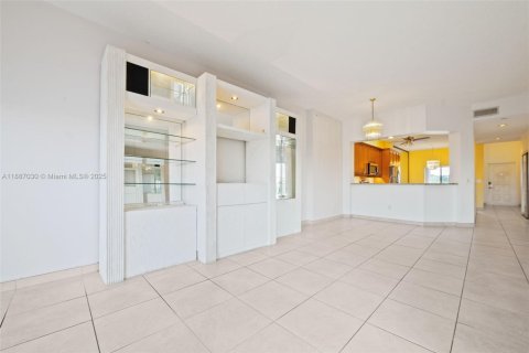 Купить кондоминиум в Тамарак, Флорида 2 спальни, 139.35м2, № 1942569 - фото 11