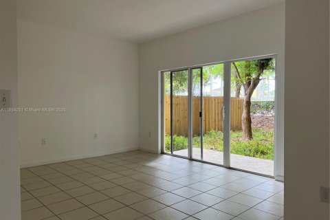 Townhouse in Homestead, Florida 4 bedrooms, 163.69 sq.m. № 1888923 - photo 4