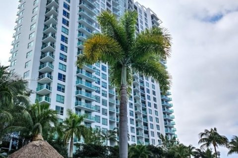 Condo in Sunrise, Florida, 1 bedroom  № 1744077 - photo 2