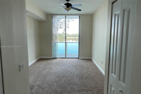 Condo in Sunrise, Florida, 1 bedroom  № 1744077 - photo 6