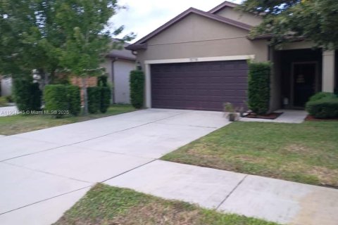 House in Spring Hill, Florida 4 bedrooms, 183.76 sq.m. № 1963991 - photo 6